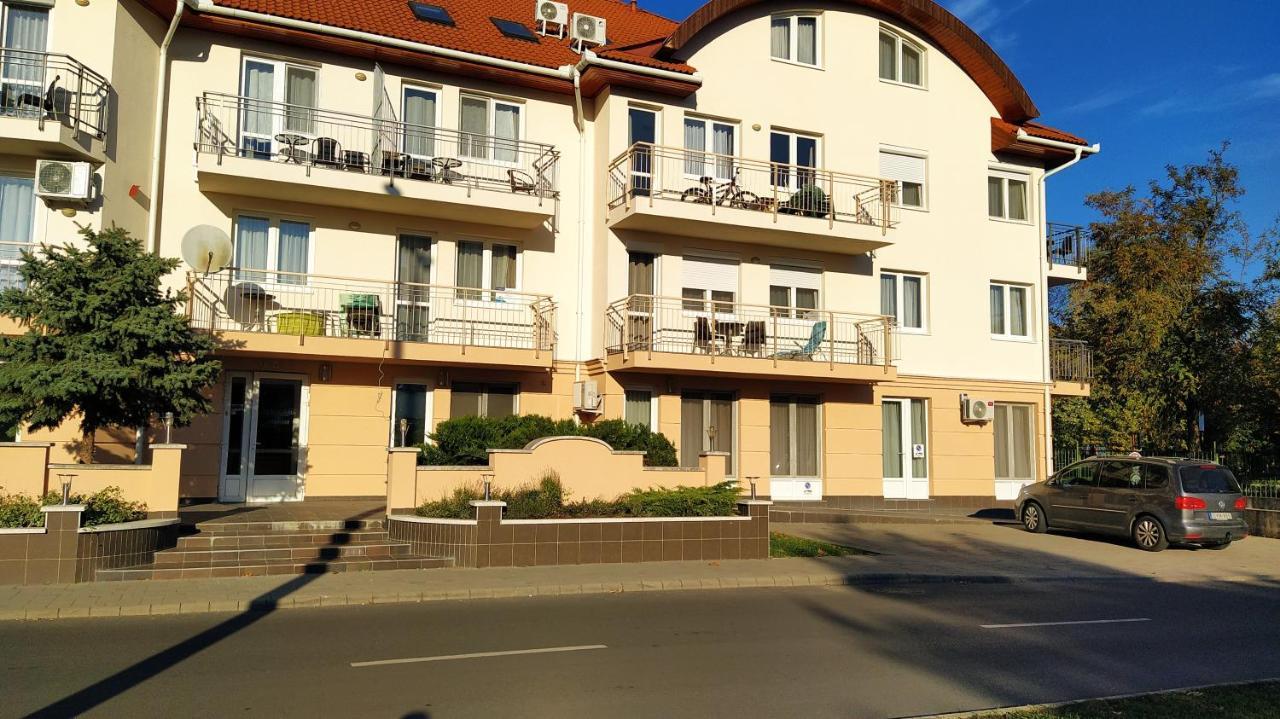 Gabi & Gabi Apartments Hajdúszoboszló Esterno foto